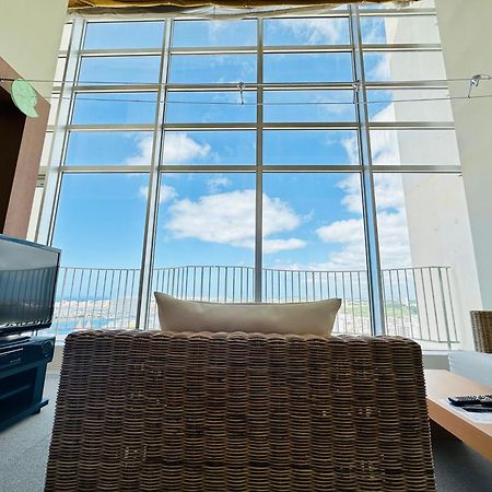 The Beach Tower Okinawa Chatan Exterior foto