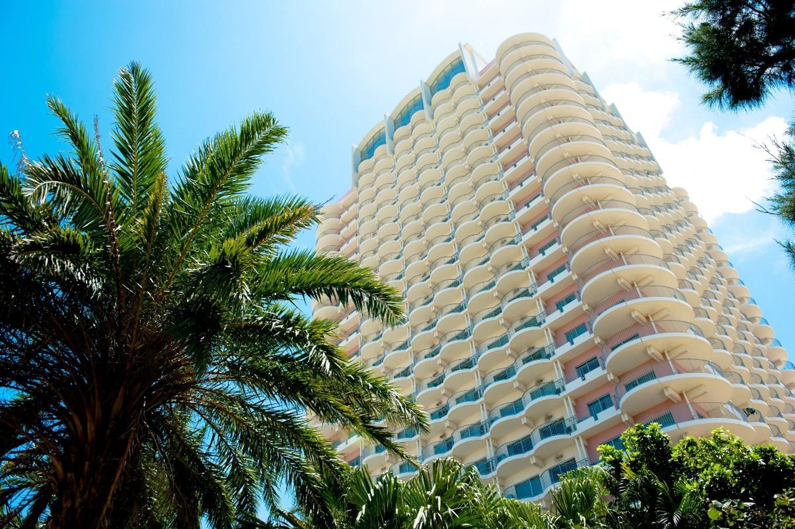 The Beach Tower Okinawa Chatan Exterior foto