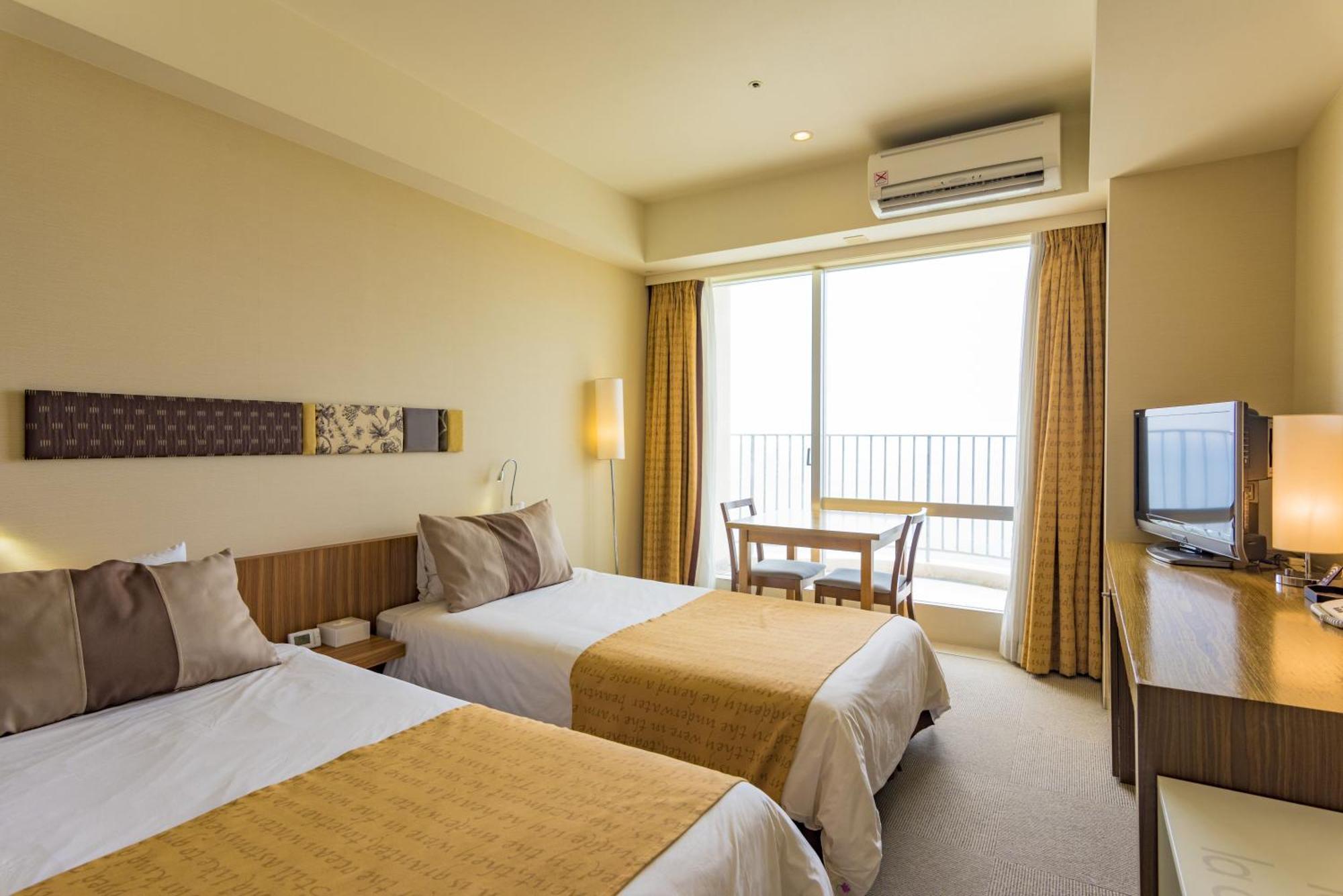 The Beach Tower Okinawa Chatan Exterior foto